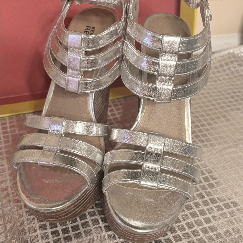 Kenneth Cole Silver Gladiator Sandals